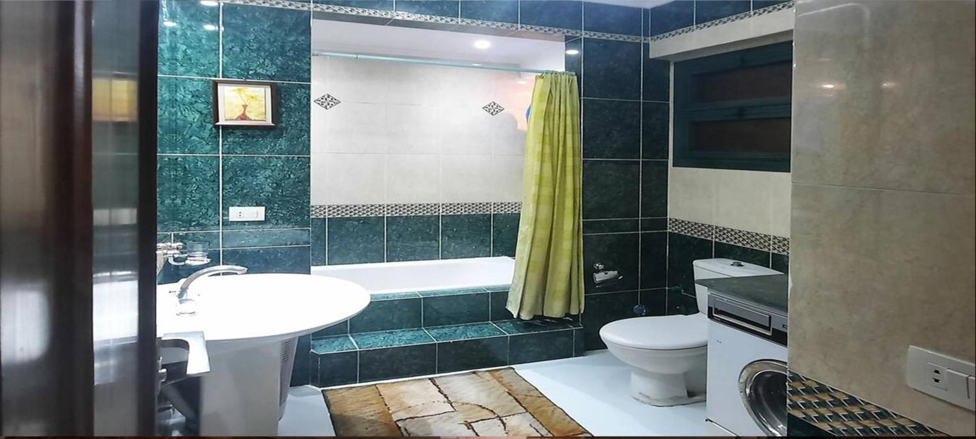 Apartment Luxurious Fully Furnished In