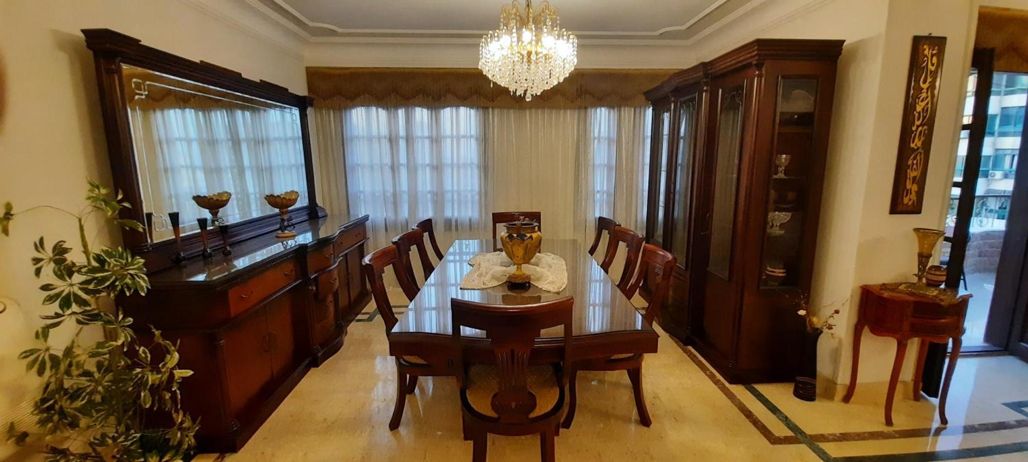 Luxurious Fully Furnished In Apartment *