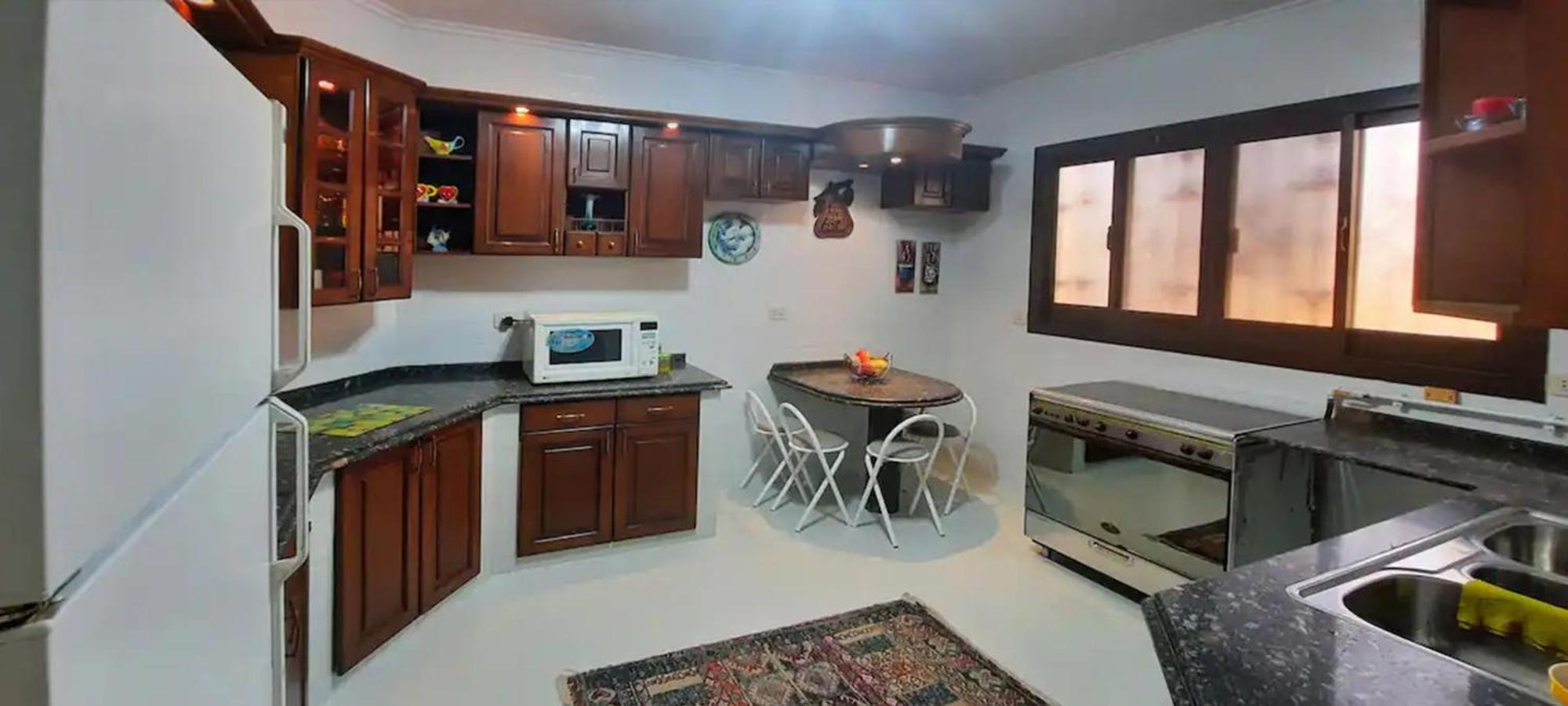 Apartment Luxurious Fully Furnished In