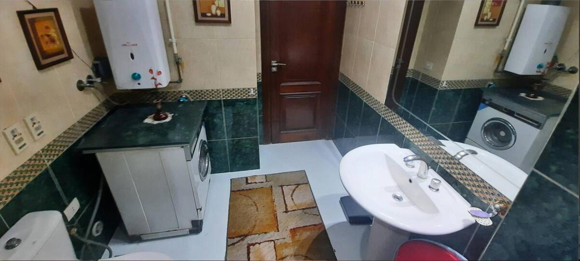 Luxurious Fully Furnished In Apartment